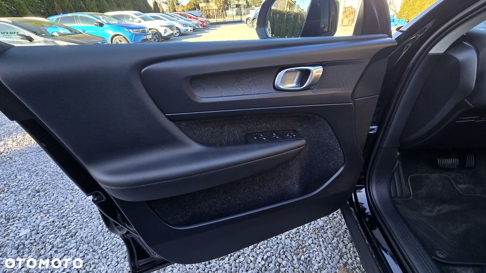 Volvo XC 40 D3 SCR Momentum Core - 24