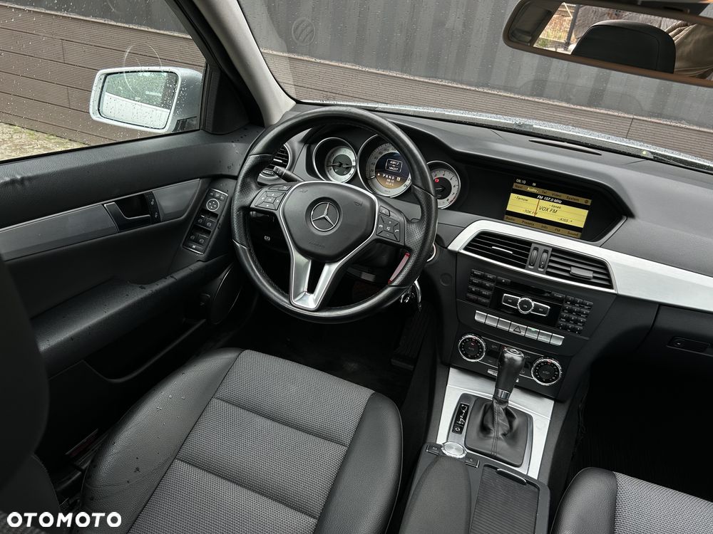 Mercedes-Benz Klasa C 180 BlueEFFICIENCY 7G-TRONIC Avantgarde - 10