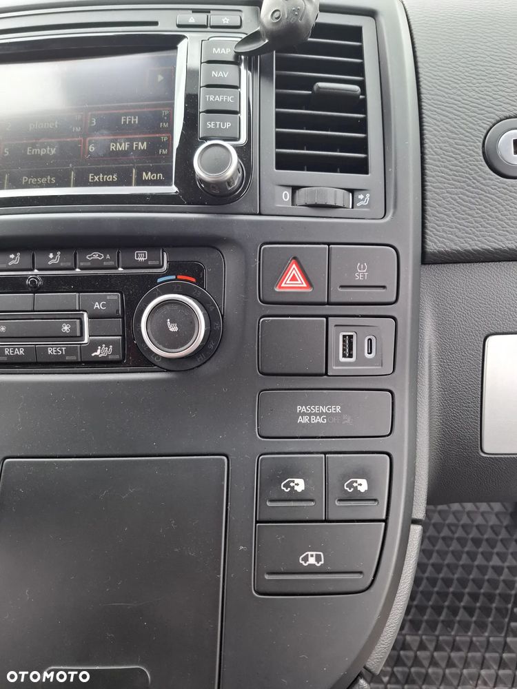 Volkswagen Multivan - 19