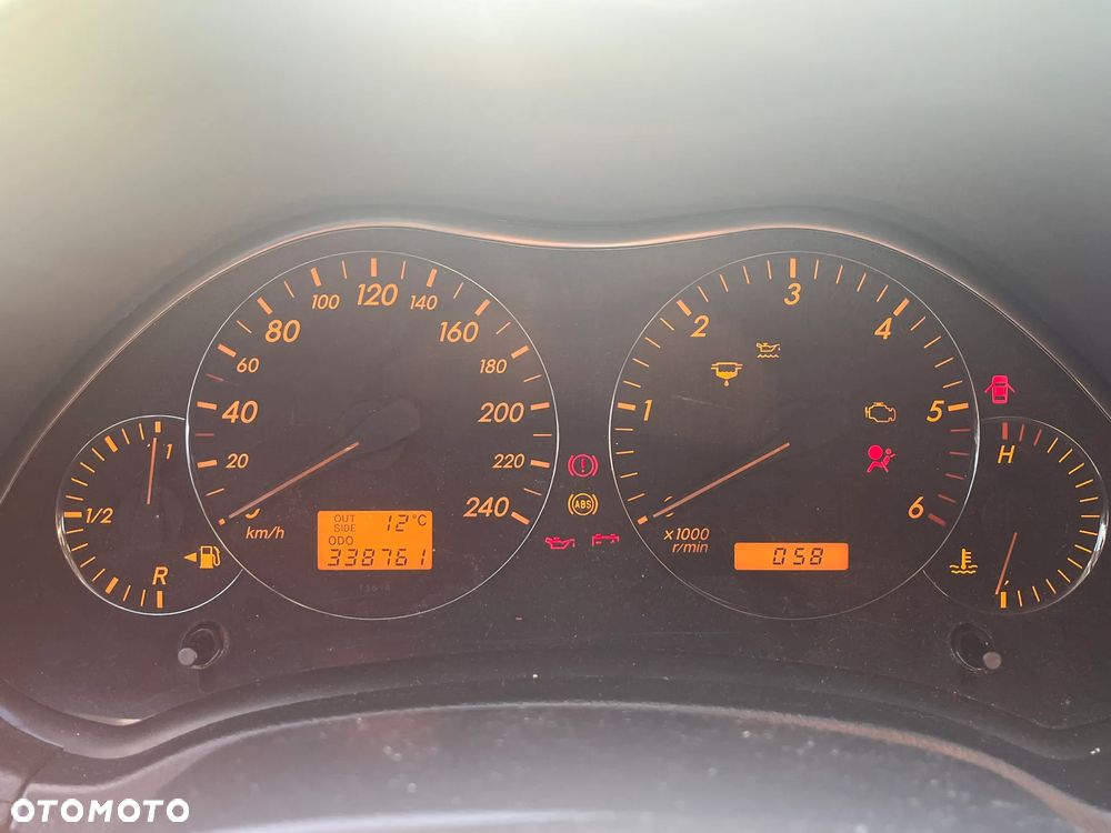 Toyota Avensis 2.0 D-4D Combi - 12