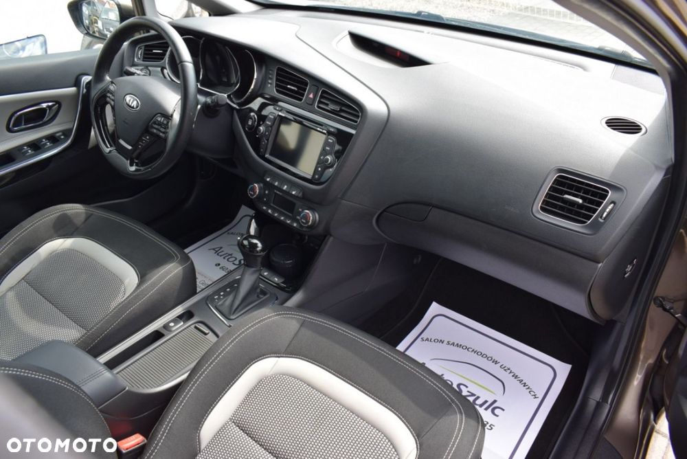 Kia Ceed - 30