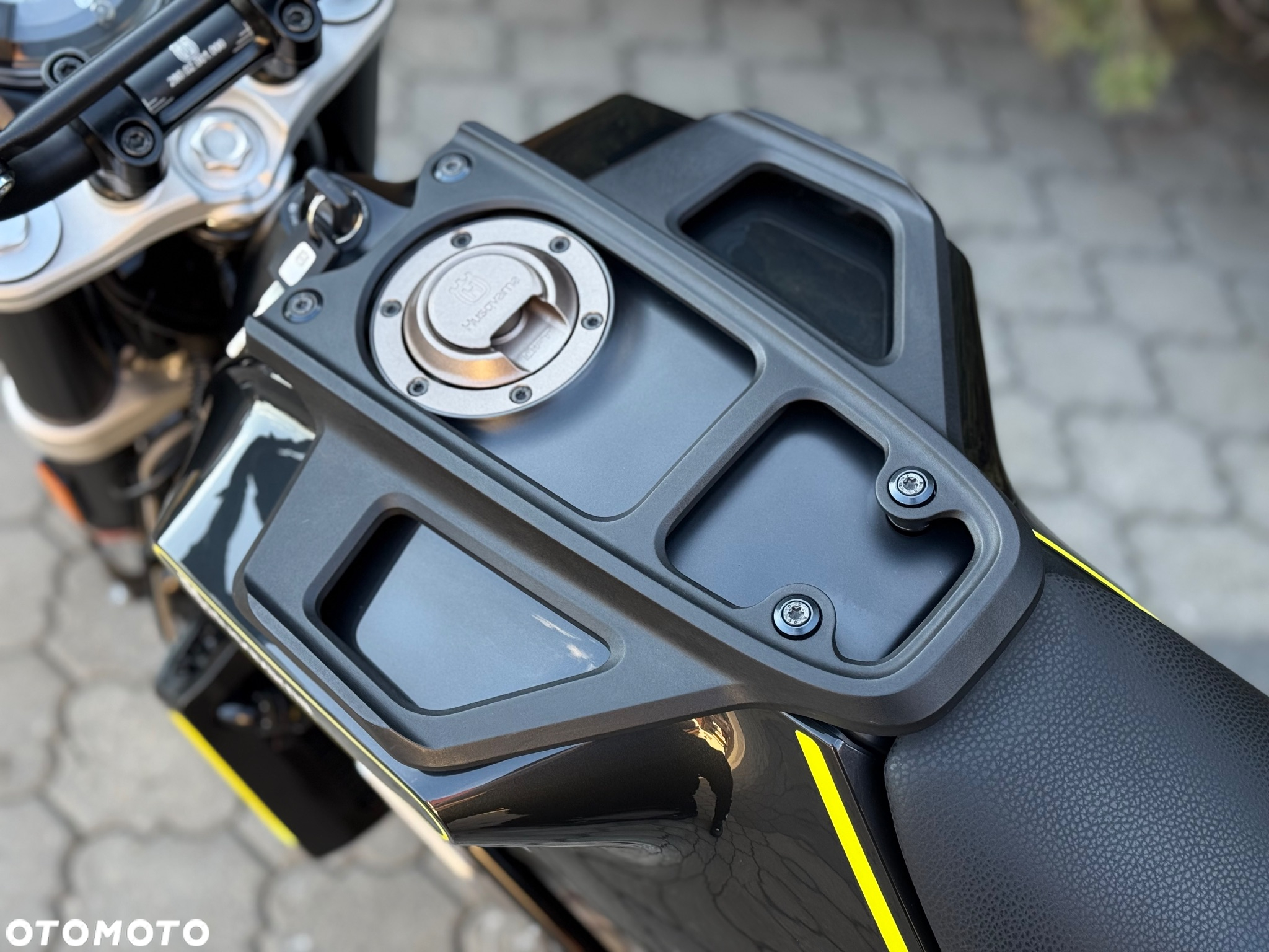 Husqvarna Svartpilen - 30