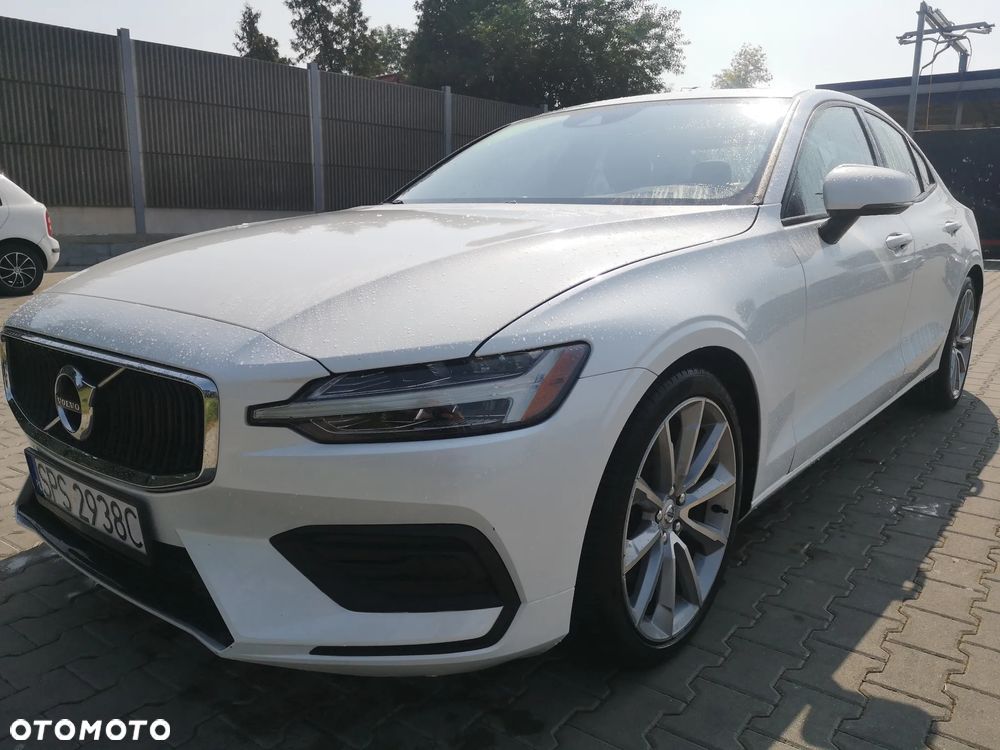 Volvo S60 T5 Momentum Pro - 1