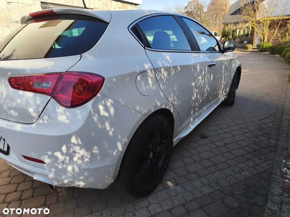 Alfa Romeo Giulietta 2.0 JTDM Exclusive - 9