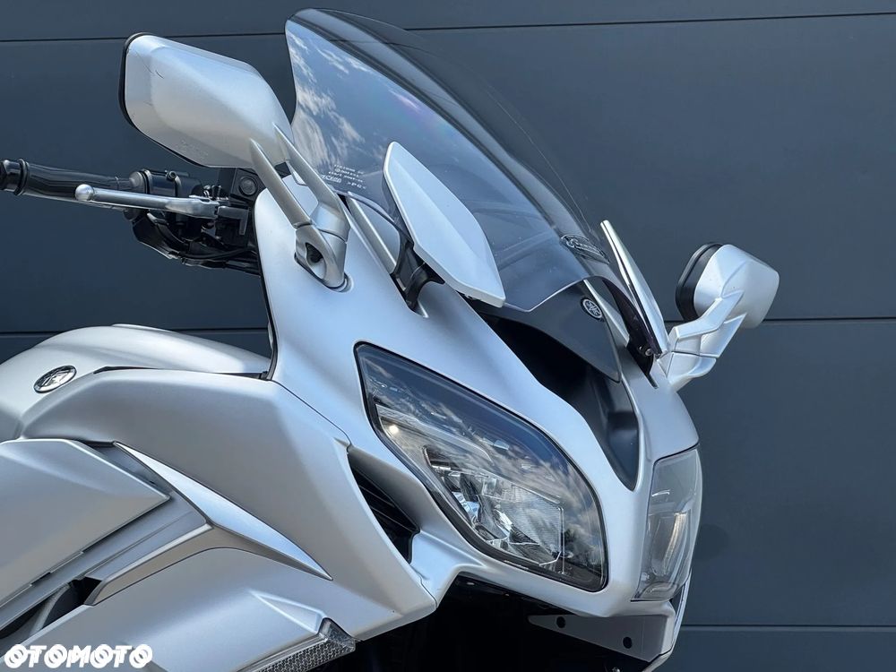 Yamaha FJR - 2