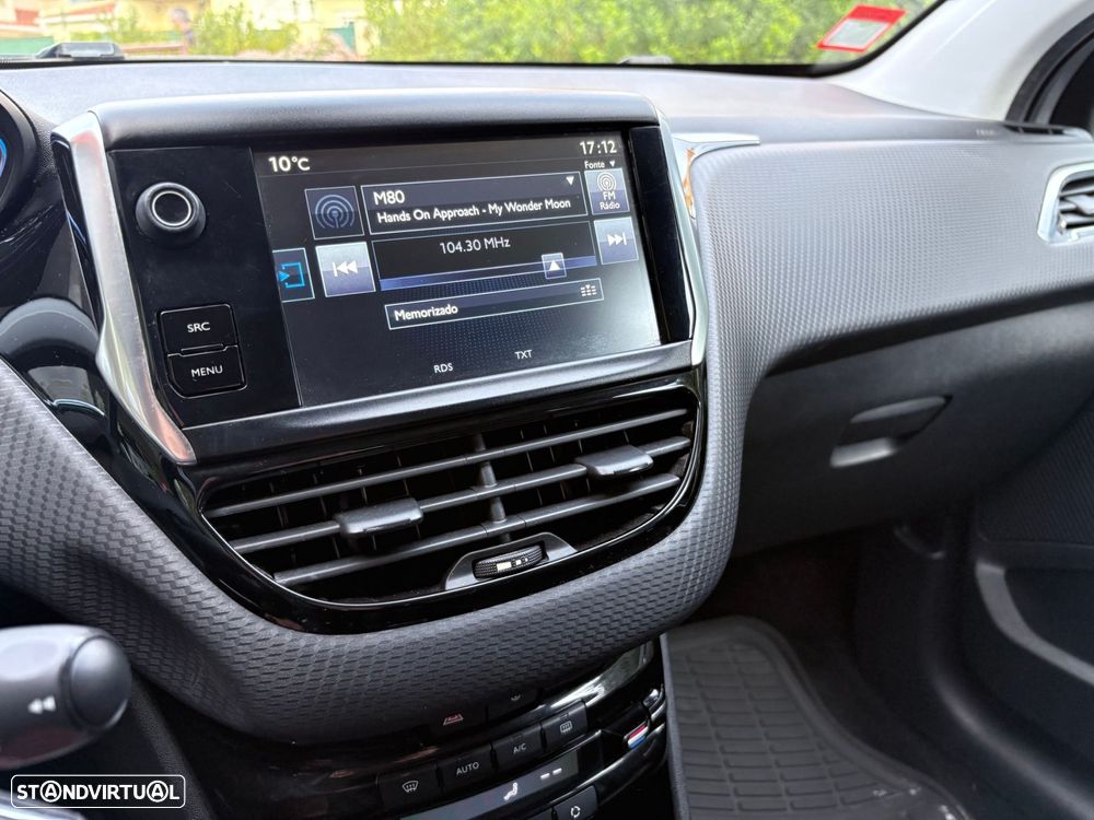 Peugeot 2008 1.2 PureTech Allure - 40