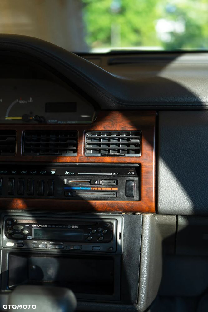 Mazda 929 3.0 GLX SR - 22