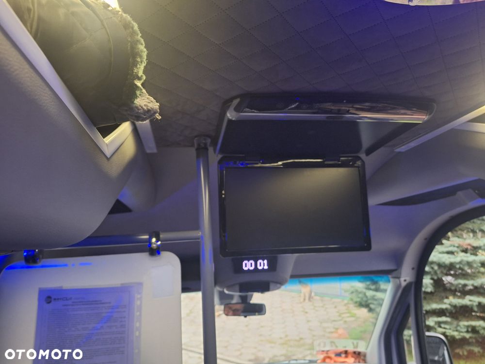Mercedes-Benz Sprinter - 17