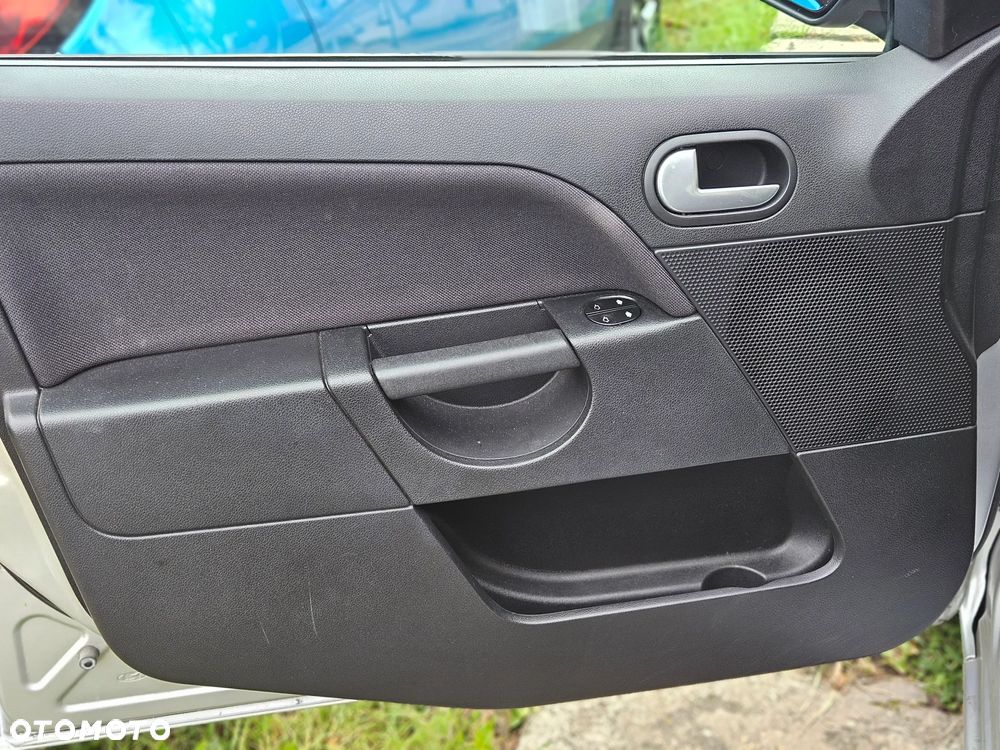 Ford Fiesta 1.4 - 10