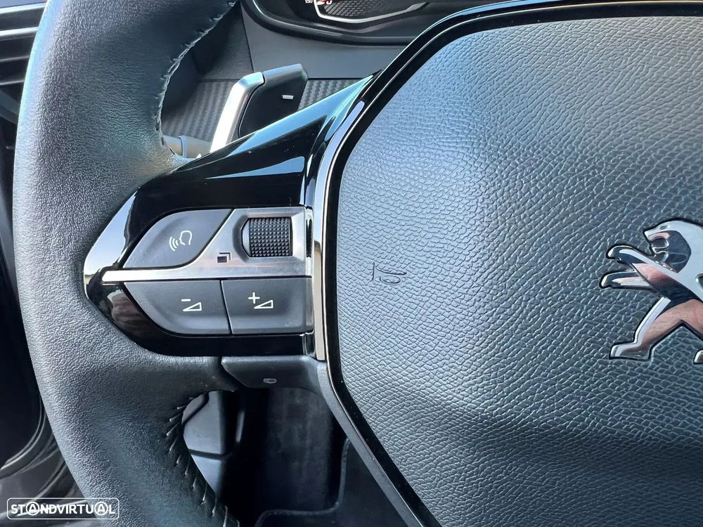 Peugeot 2008 PureTech 130 EAT8 Allure - 25