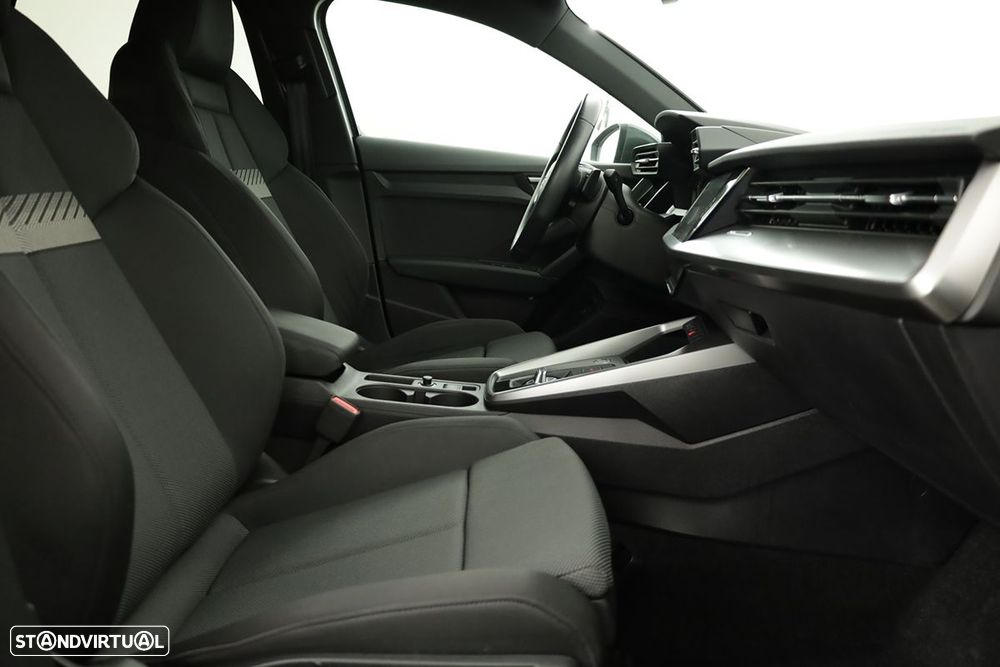 Audi A3 Sportback 45 TFSIe S line — fotografia 21