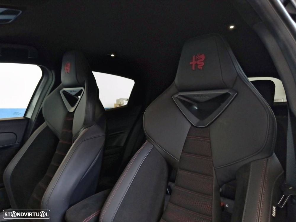 Alfa Romeo Junior Elletrica 50 kWh Veloce - 9