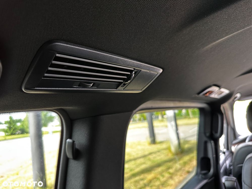 Mercedes-Benz EQV - 32