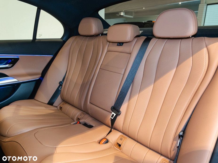 Mercedes-Benz Klasa E 220 d mHEV 4-Matic AMG 9G-Tronic - 18