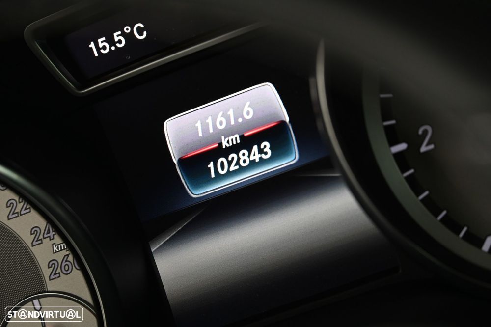 Mercedes-Benz GLA 180 d AMG Line - 17