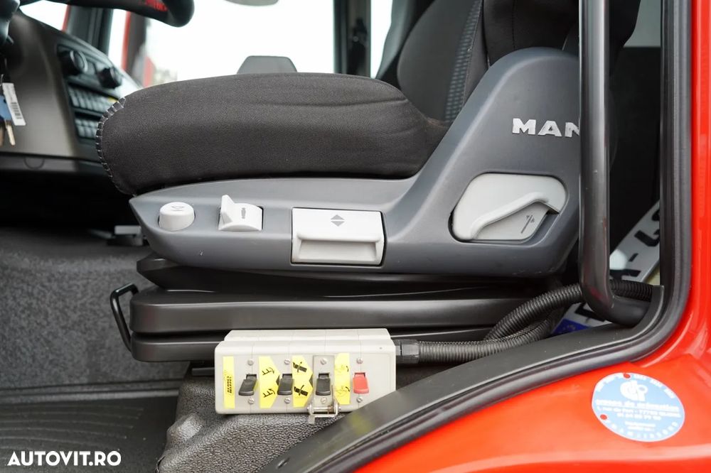MAN TGS 26.400 / 6x4 / BASCULĂ DUBLĂ + HDS HMF 1530 K2 / HIDRODOXIE LATERALĂ / GRAPPER / TELECOMANDĂ / NAVIGAȚIE / - 30