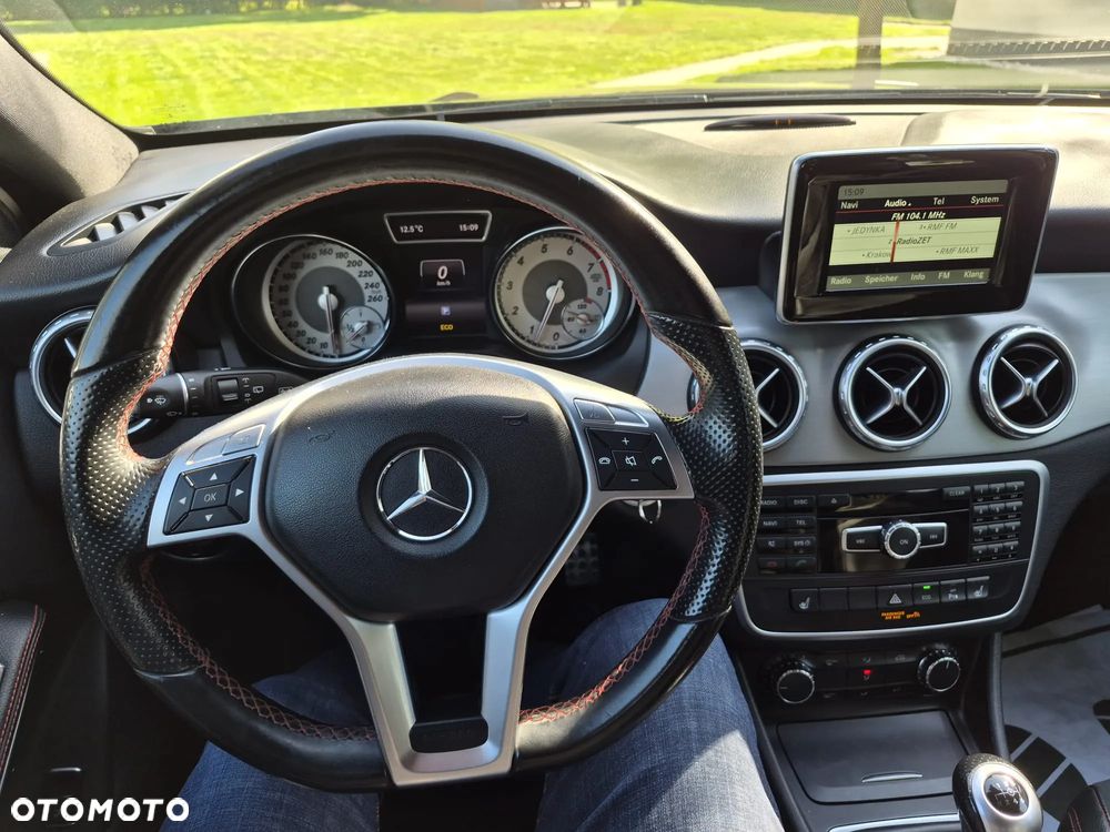Mercedes-Benz GLA 200 AMG Line - 4