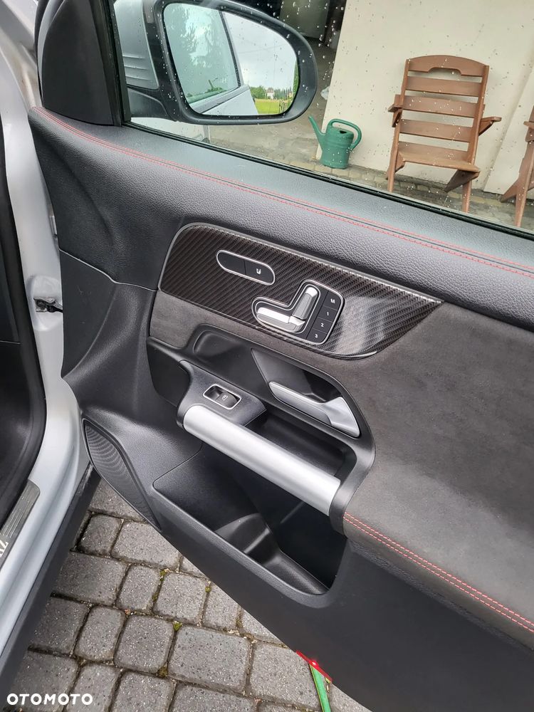 Mercedes-Benz GLA 220 d 4Matic 8G-DCT AMG Line - 23