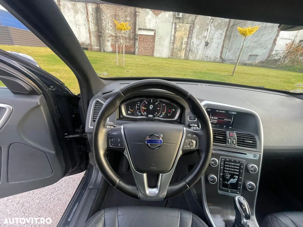 Volvo XC 60 D4 Geartronic Momentum - 29