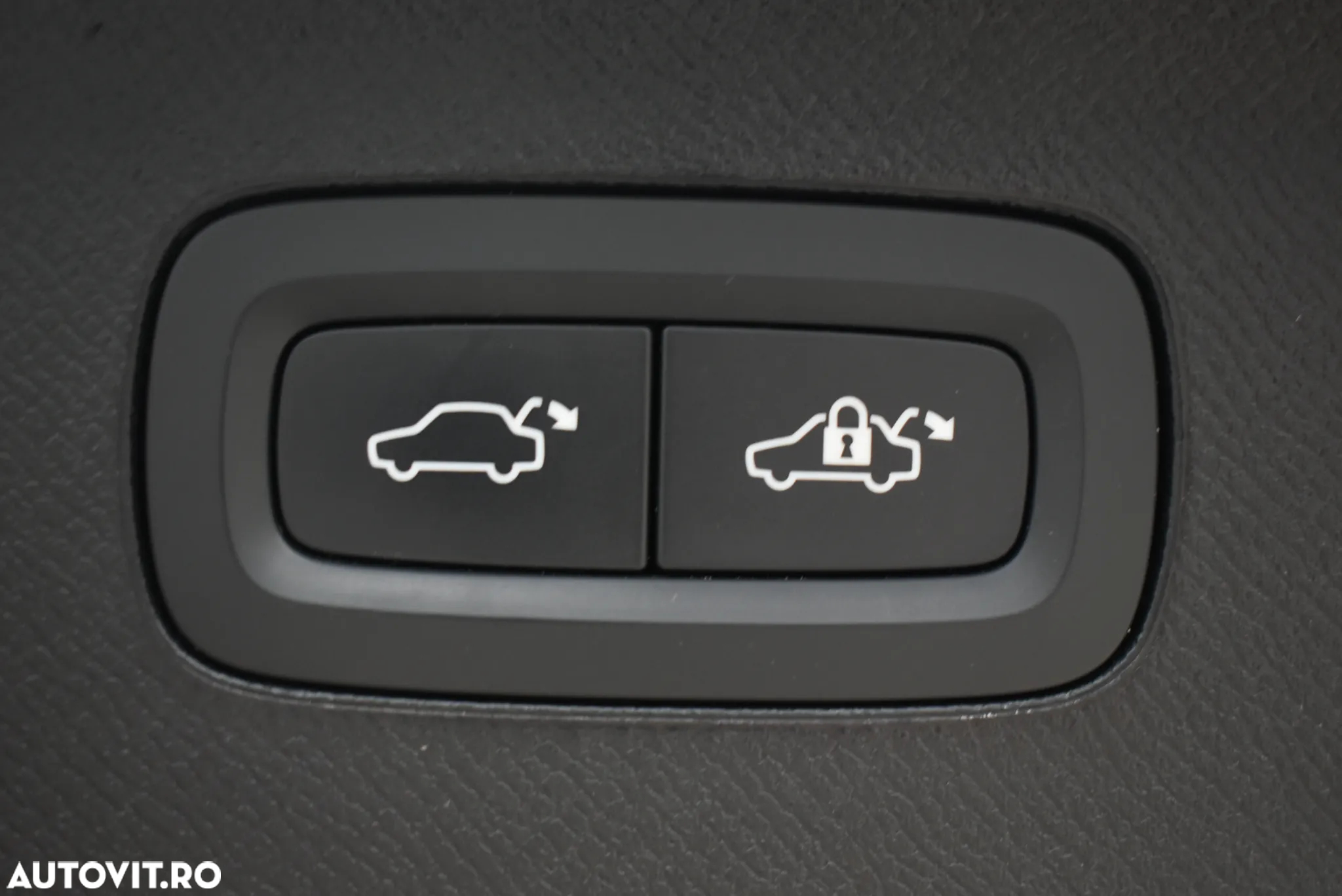 Volvo XC 90 T8 AWD Twin Engine Geartronic RDesign - 30
