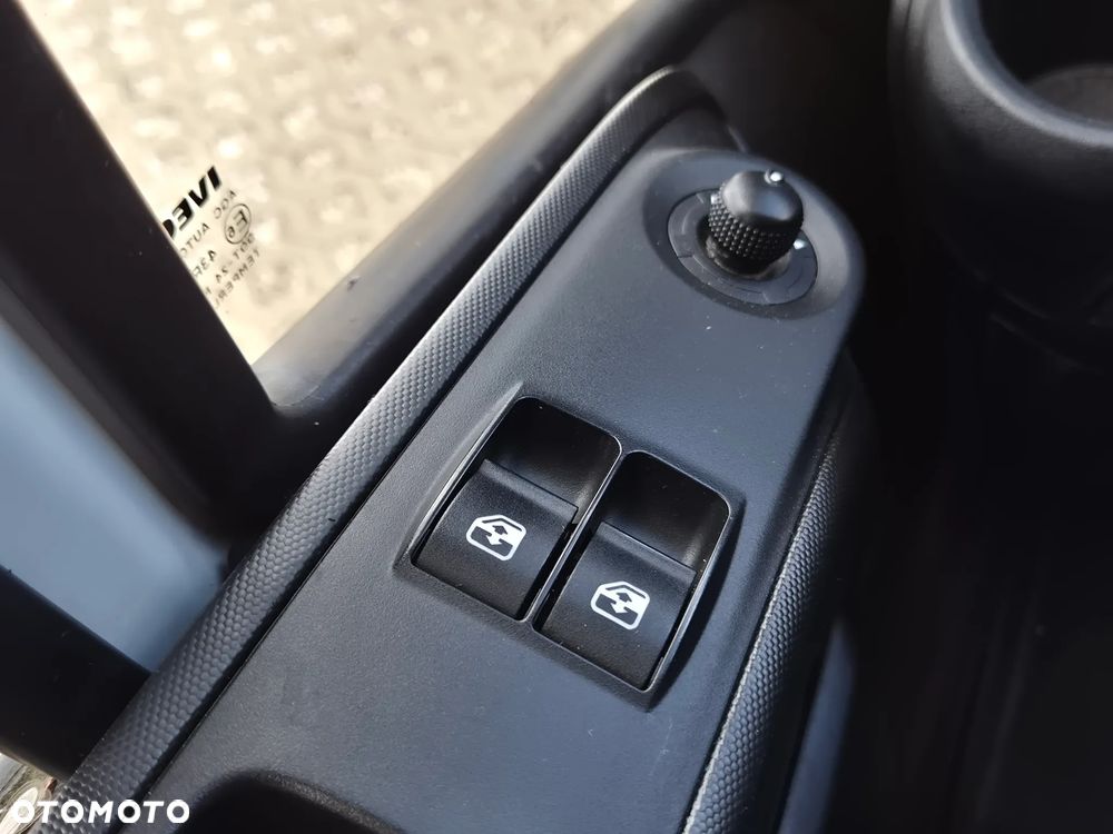 Iveco Daily 35S13, kontener 8PAL, winda 750KG, klimatyzacja, webasto - 8