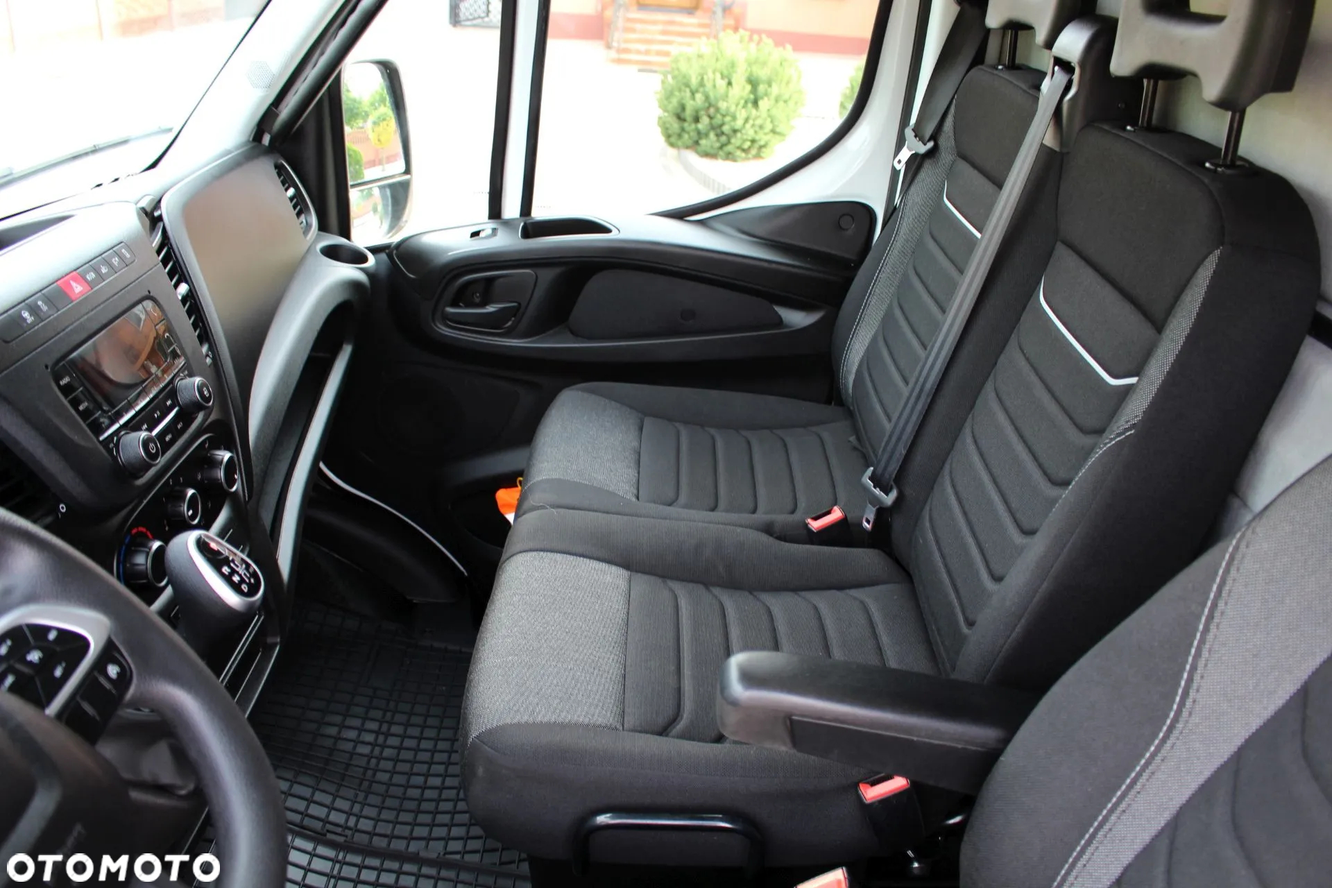 Iveco DAILY 50C18 3.0 180KM AUTOMAT POLSKI SALON 83 TYS KM 1X FIRANKA  JAK NOWY - 24