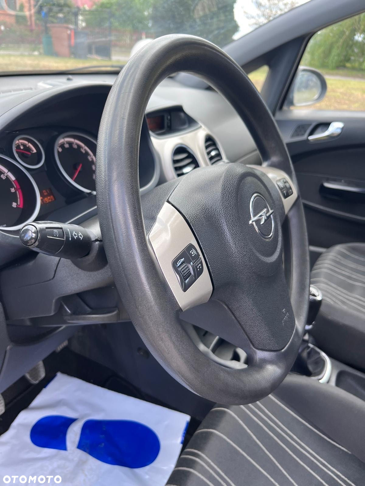 Opel Corsa 1.4 16V - 24