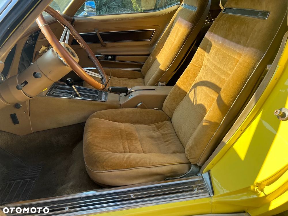 Chevrolet Corvette - 15