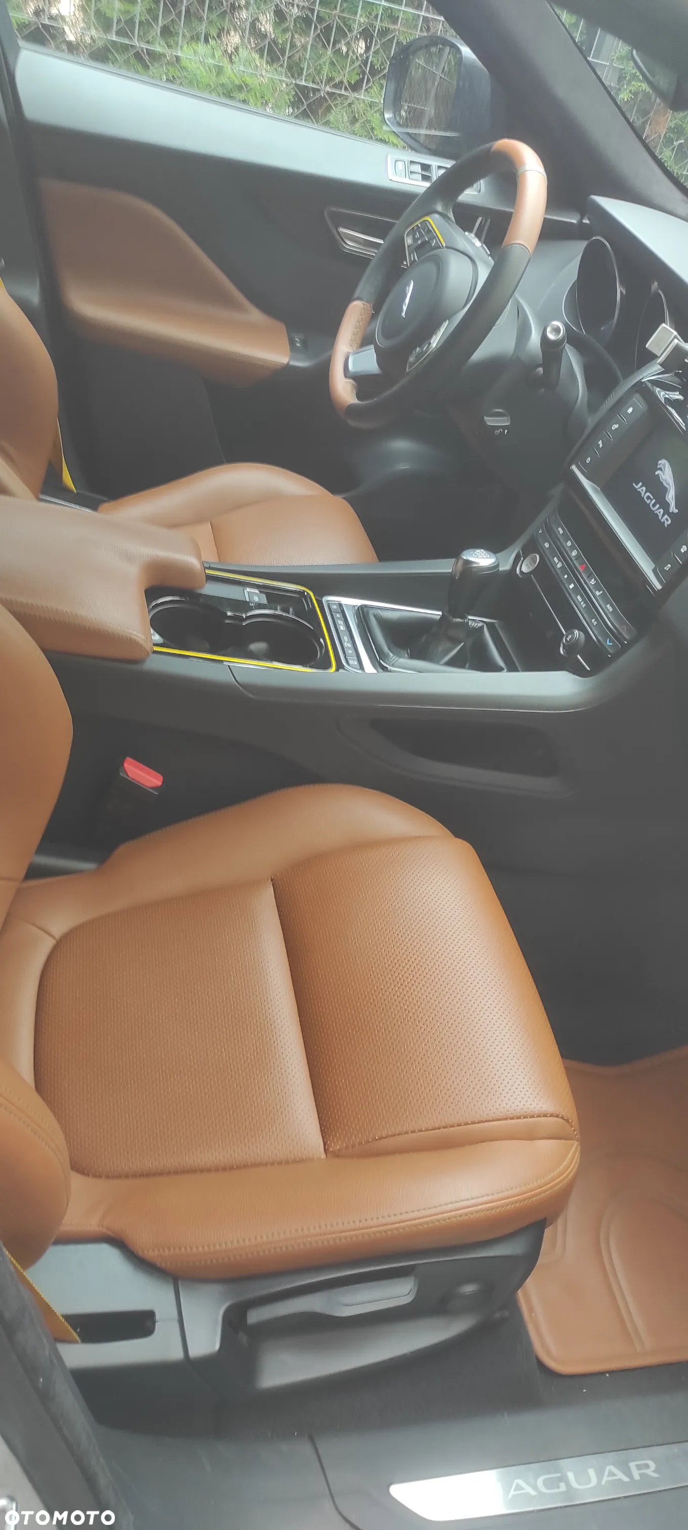 Jaguar F-Pace 2.0 i4D RWD Pure - 9