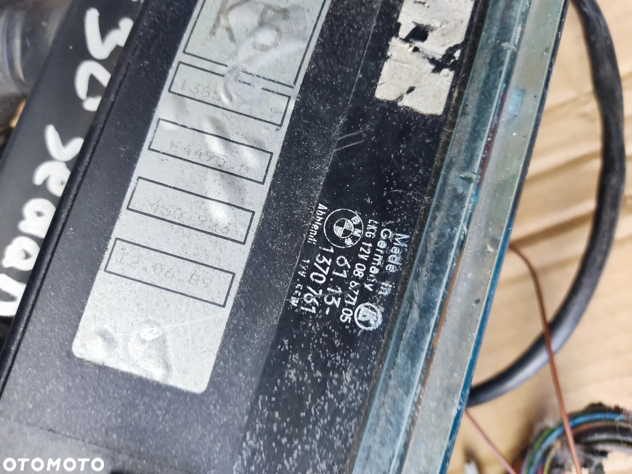 BMW E30 WIĄZKA SKRZYNKA BEZPIECZNIKÓW 1370761 - 3
