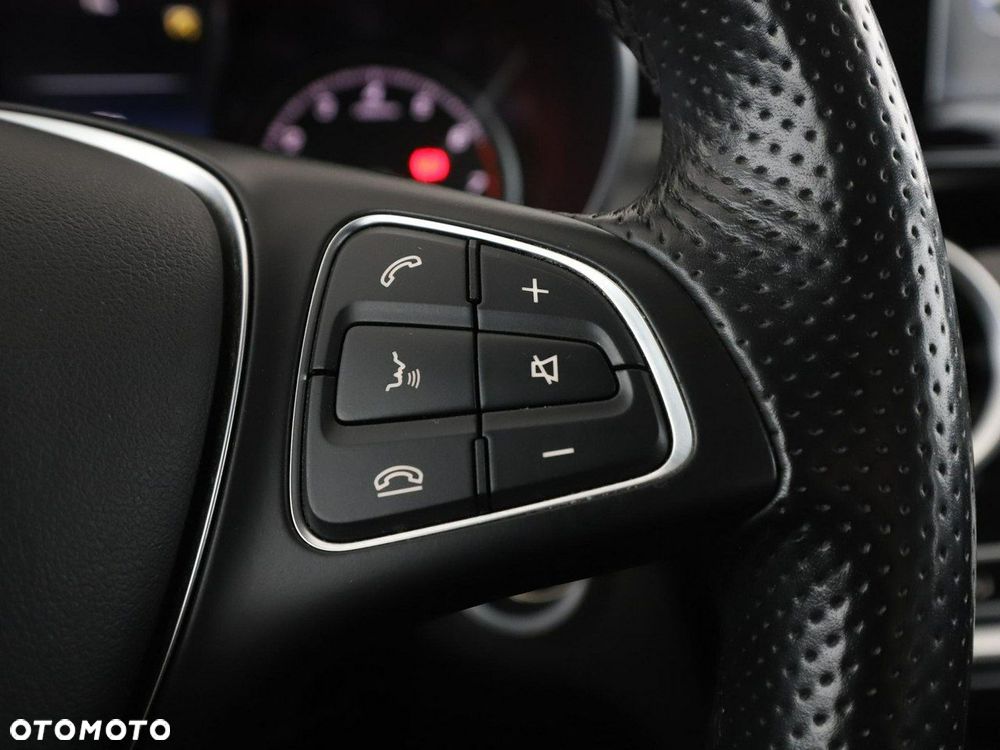 Mercedes-Benz Klasa C 180 - 29