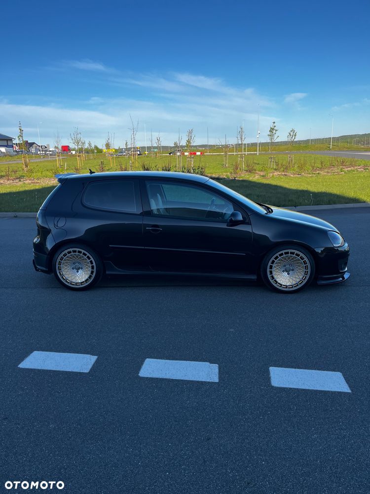 Volkswagen Golf - 2