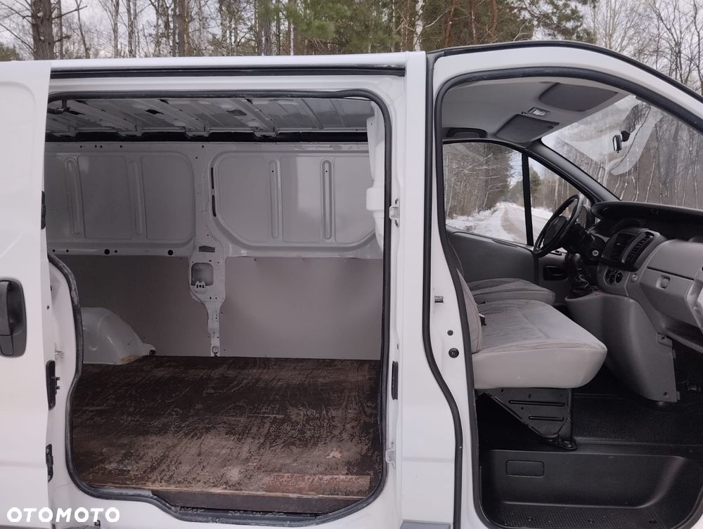 Opel Vivaro - 8