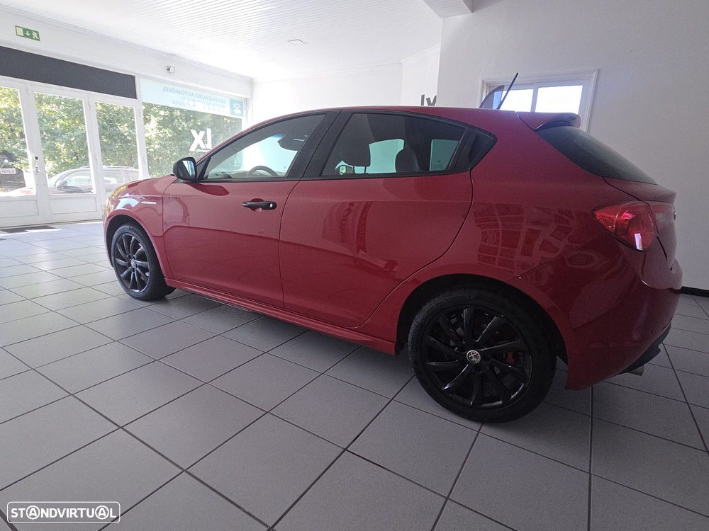 Alfa Romeo Giulietta 2.0 JTDM Distinctive - 9