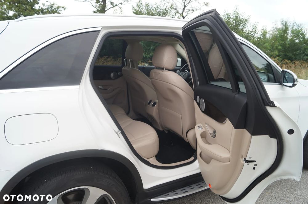 Mercedes-Benz GLC 300 4Matic 9G-TRONIC - 9