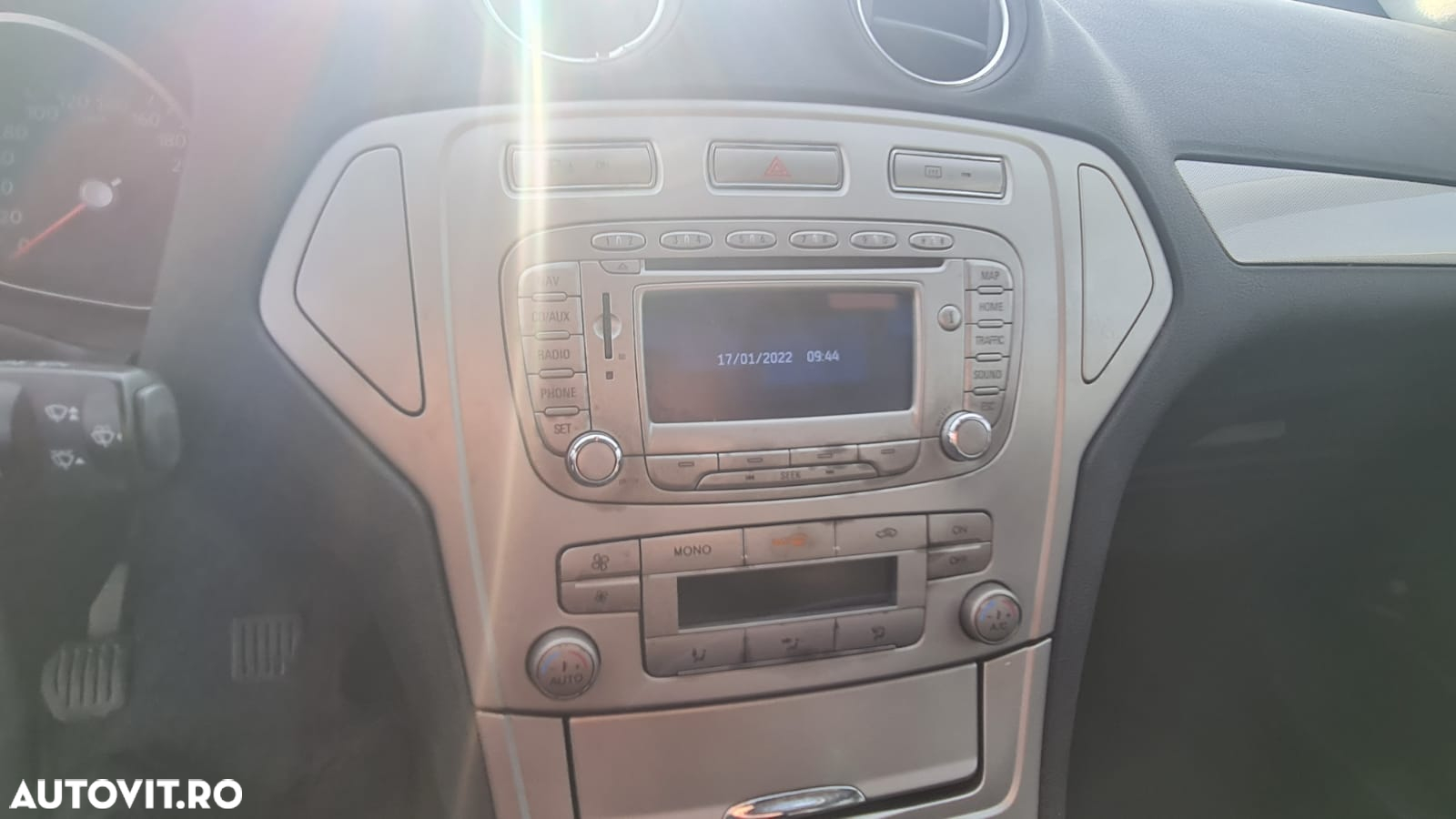Ford Mondeo 1.8 TDCi Trend - 11