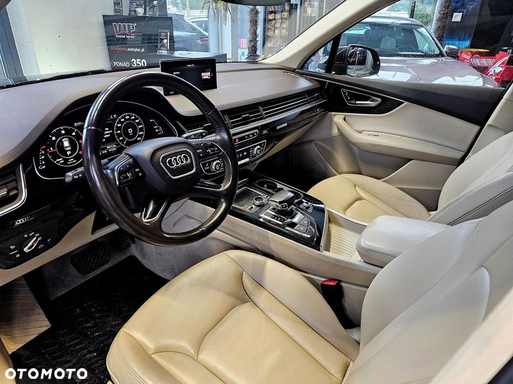 Audi Q7 - 10