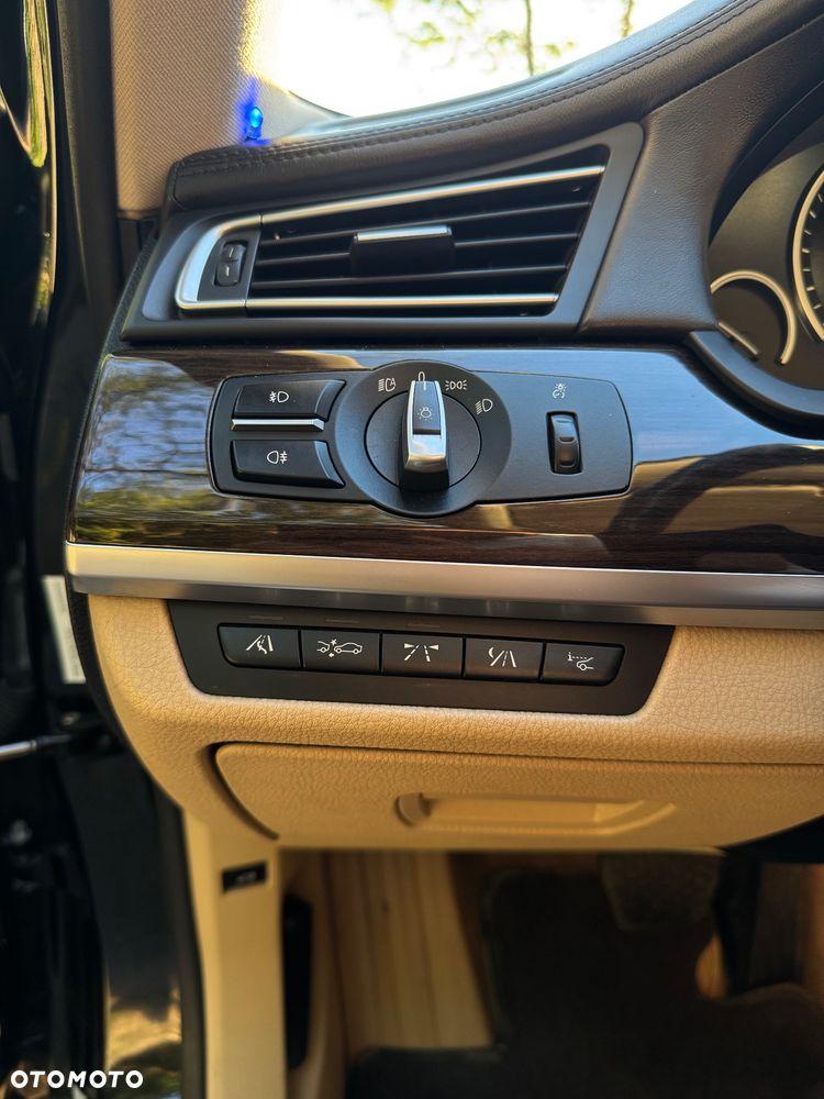 BMW Seria 7 730d - 31