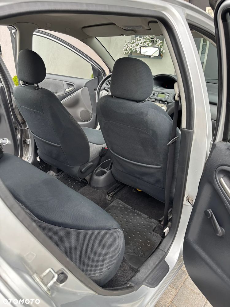Toyota Yaris 1.4 D-4D - 13