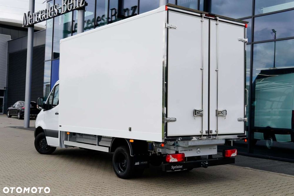 Mercedes-Benz Sprinter - 5