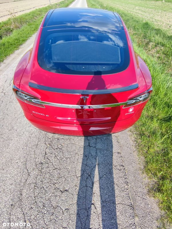 Tesla Model S Performance - 27