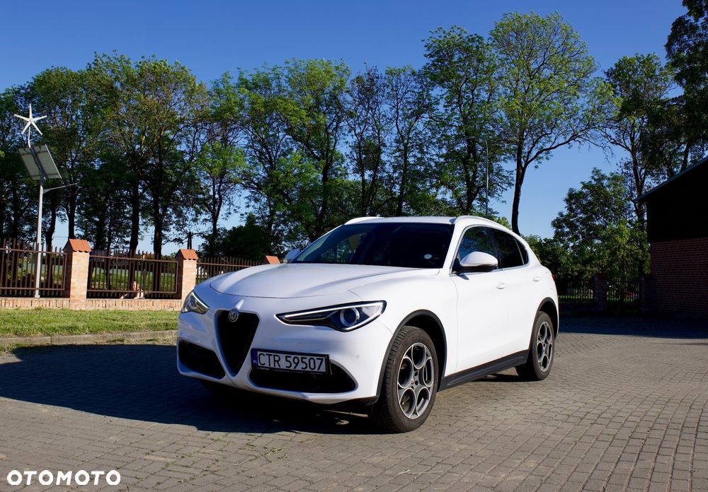 Alfa Romeo Stelvio 2.0 Turbo 16V AT8-Q4 Ti - 1