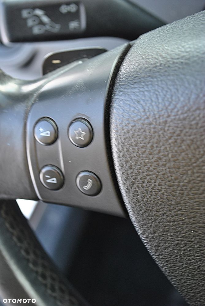 Volkswagen Passat - 13