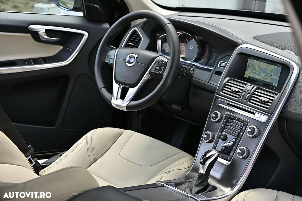 Volvo XC 60 D4 AWD Geartronic Summum - 16