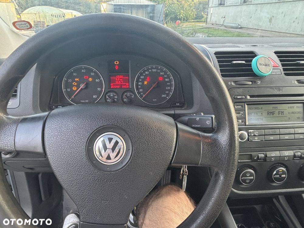Volkswagen Jetta - 5