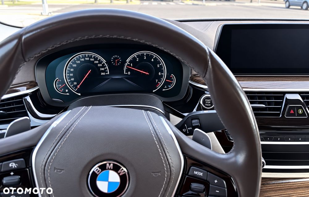 BMW Seria 5 540i Luxury Line - 21