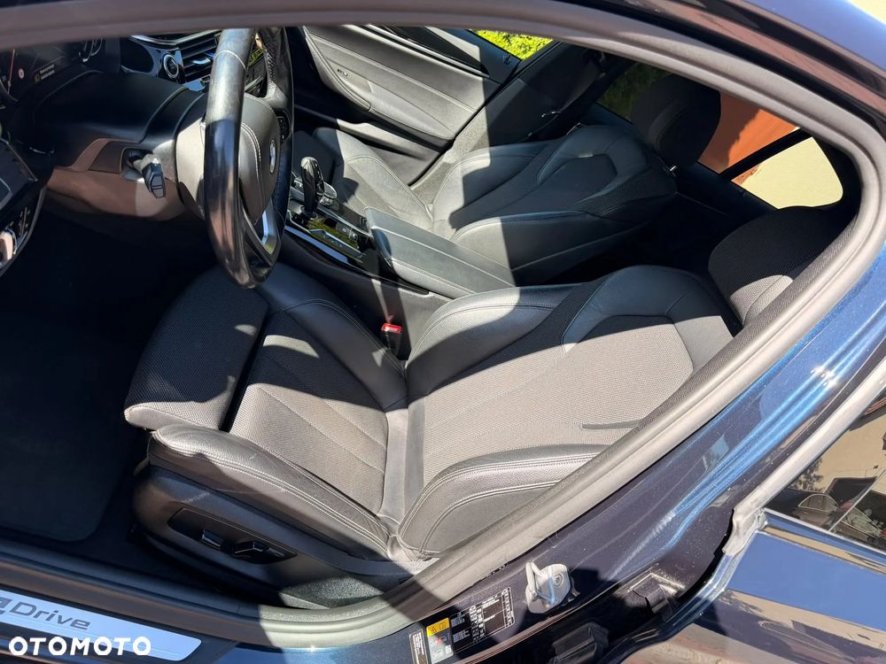 BMW Seria 5 530e iPerformance xDrive - 12