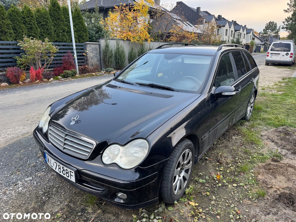 Mercedes-Benz C-Class 2005 photo 2