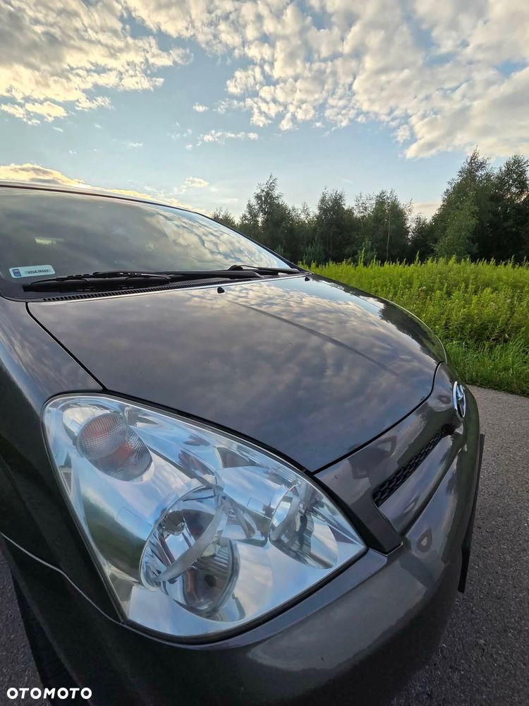 Toyota Corolla Verso - 2