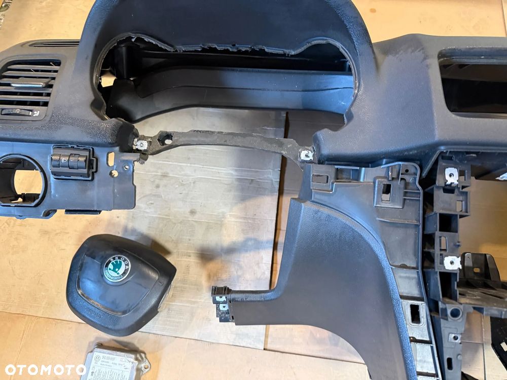 Deska rozdzielcza konsola Skoda Yeti 2008-13 kpl DEMONTAŻ - 16